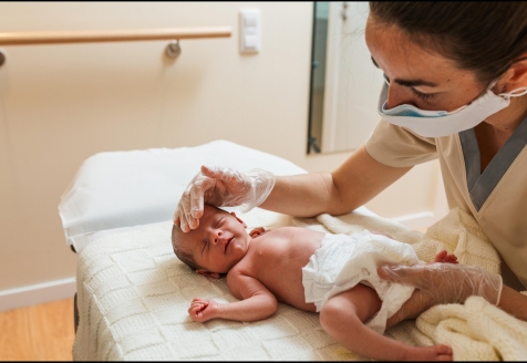 A fisioterapia pediátrica é uma especialidade dedicada ao cuidado e à intervenção terapêutica em crianças, desde recém-nascidos até adolescentes.