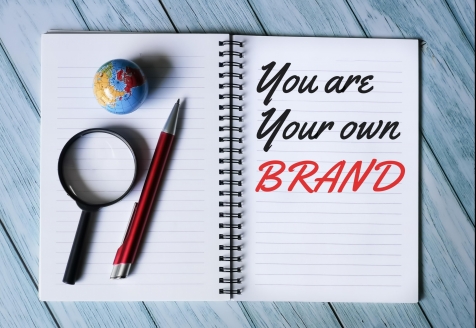 Personal Branding está relacionado com a sua marca pessoal, ou seja, com a estratégia que escolhe para gerir e projetar a sua identidade profissional.